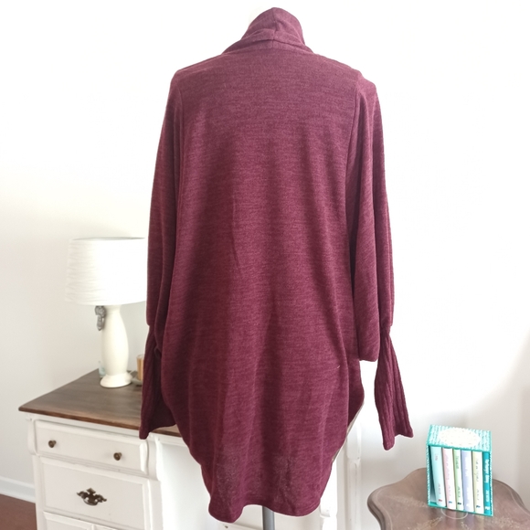 {REB in J} Cardigan in Maroon - Picture 2 of 5